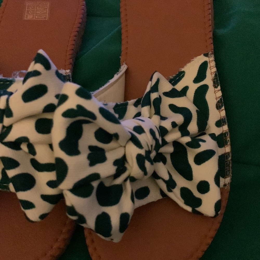 Green And Cream Slides - image 2